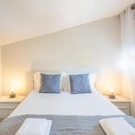 The Shoreline Spacious 4bdr In Caparica