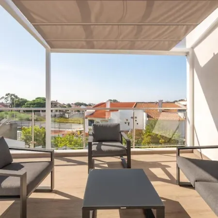 The Shoreline Spacious 4bdr In Caparica Lissabon